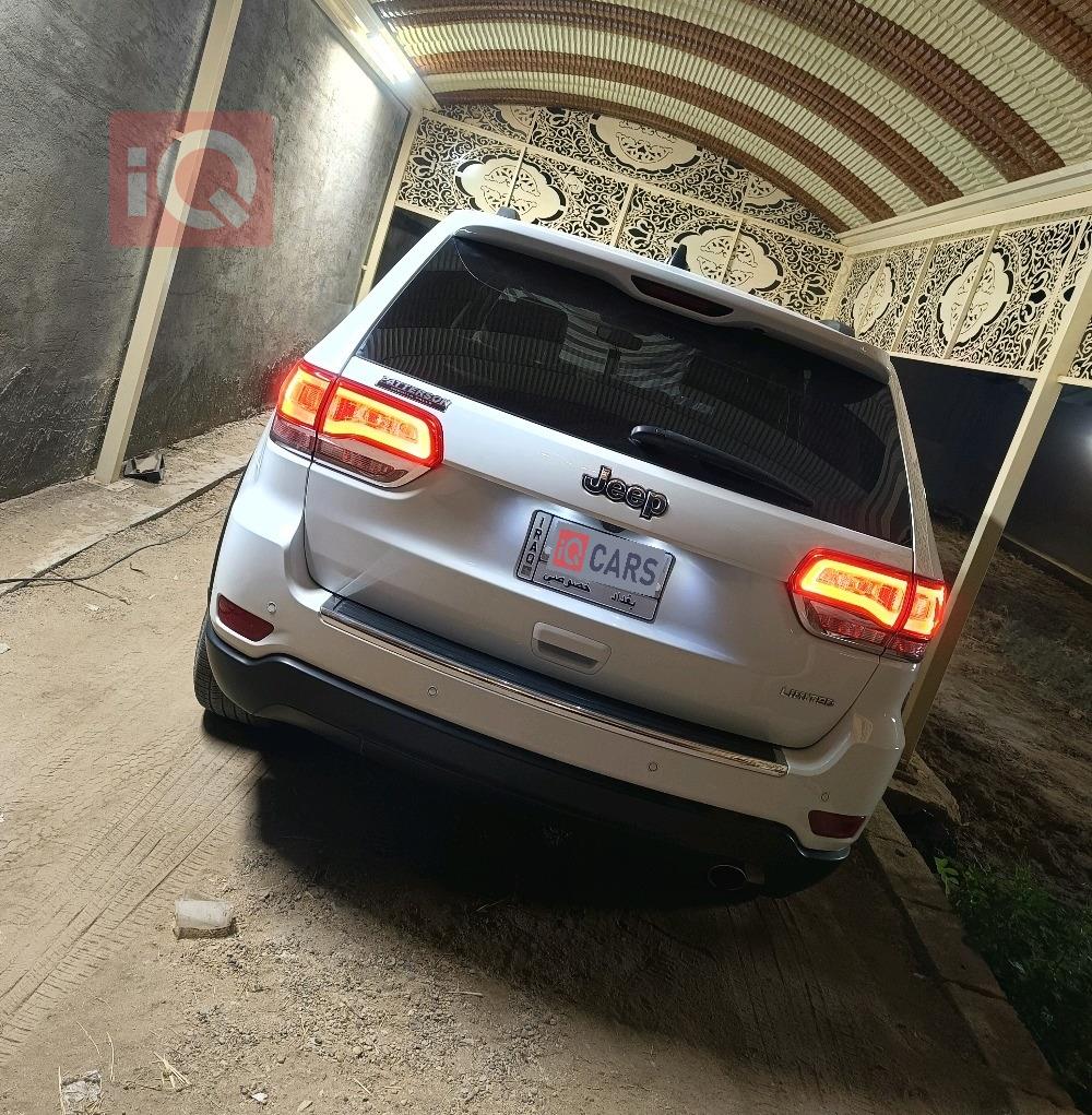 جيب جراند شيروكي